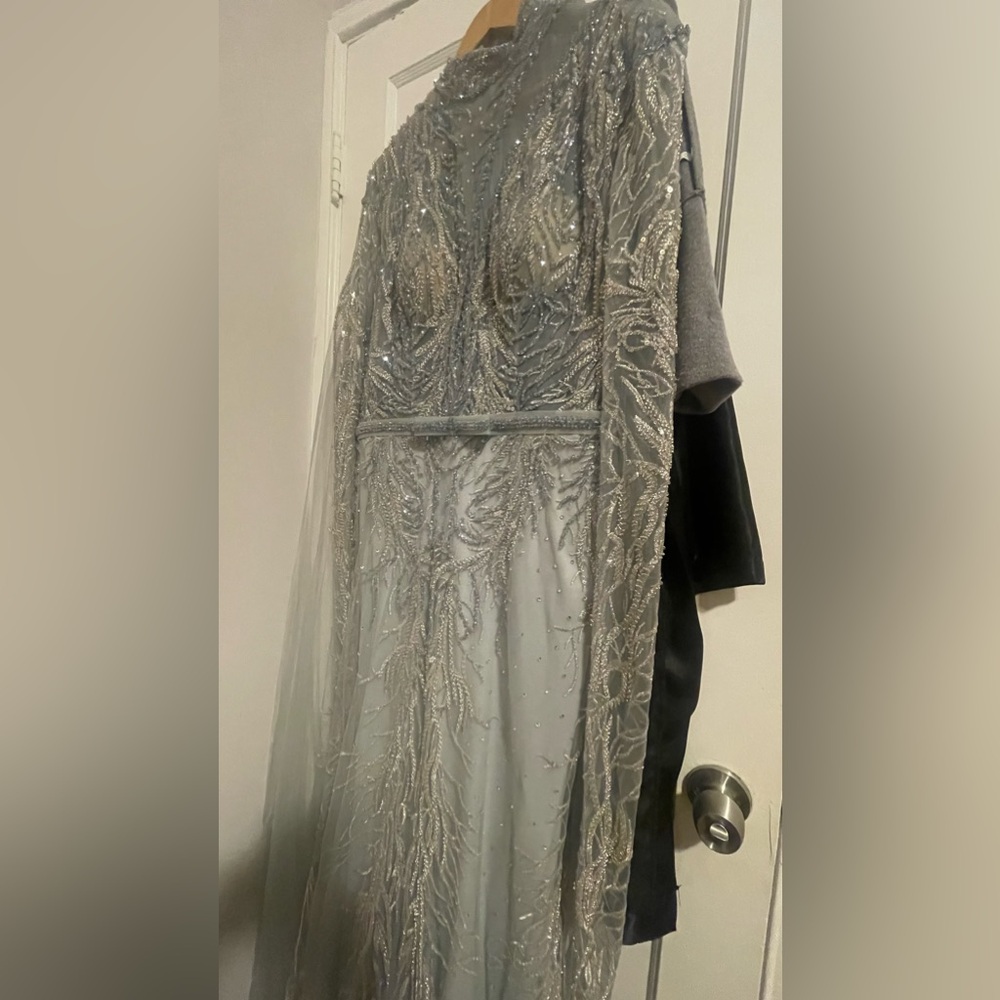 Couture night gown brand new size 16